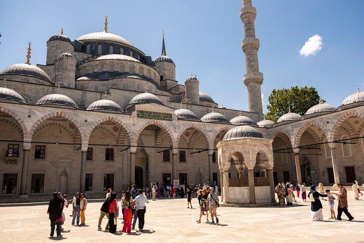 Istanbul: Full Day Private Guided Tour of Iconic Landmarks