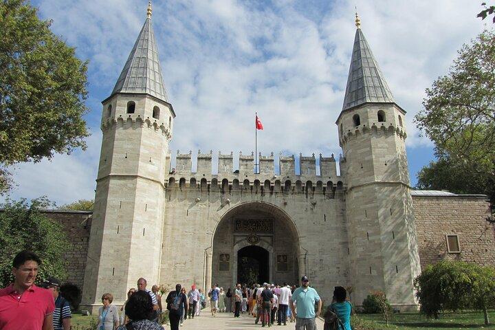 Istanbul: Full Day Private Guided Tour of Iconic Landmarks