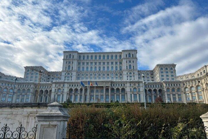 Bucharest Parliament: Italian Visit and Tour of Communism
