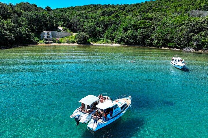 Explore Islands and Blue Bay Snorkeling Adventure on Speedboat