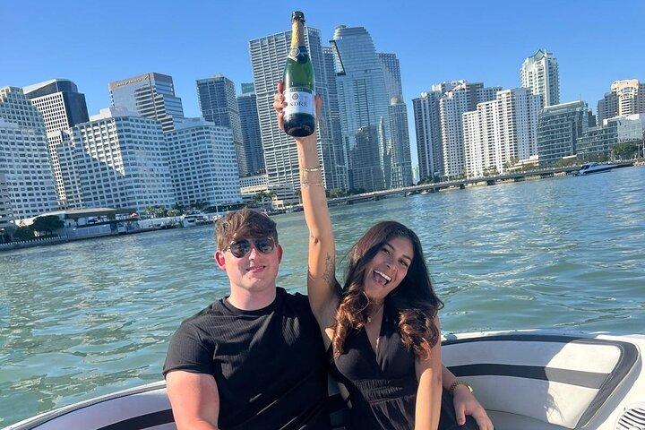 Miami Express Private Boat a 1- Hour Luxury Experience