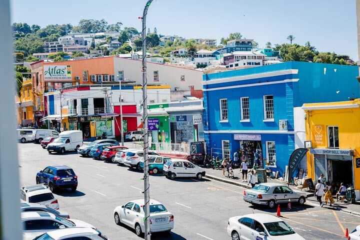 Cape Town Walking Tour: Bo-Kaap & City Highlights