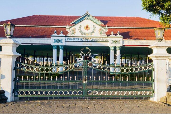 Yogyakarta Heritage Tour and Batik Workshop