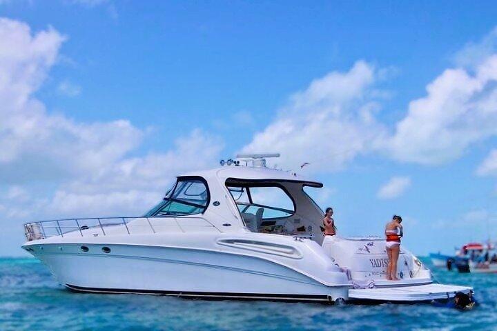 Cruise in style on our 60-foot yacht in Cancun for 20 people