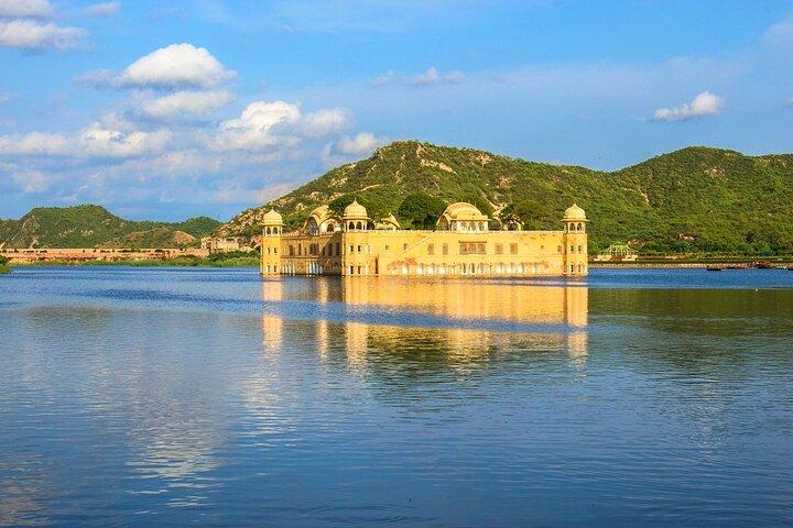 Jaipur Day Trip by Superfast Train from Delhi