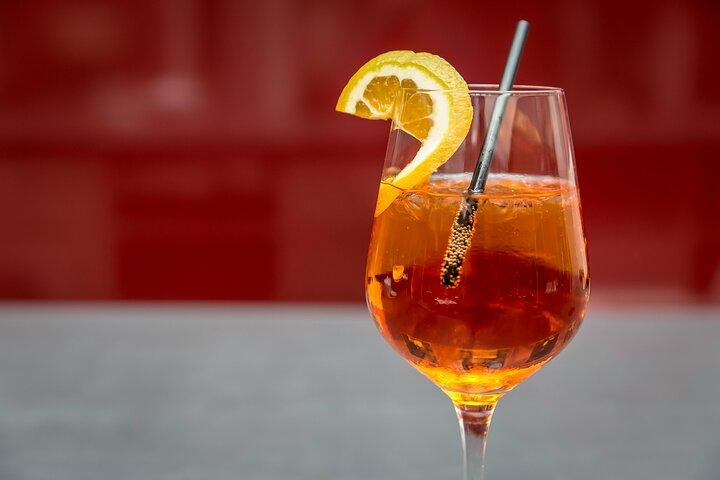 Milan Navigli Walking Tour and Aperitif