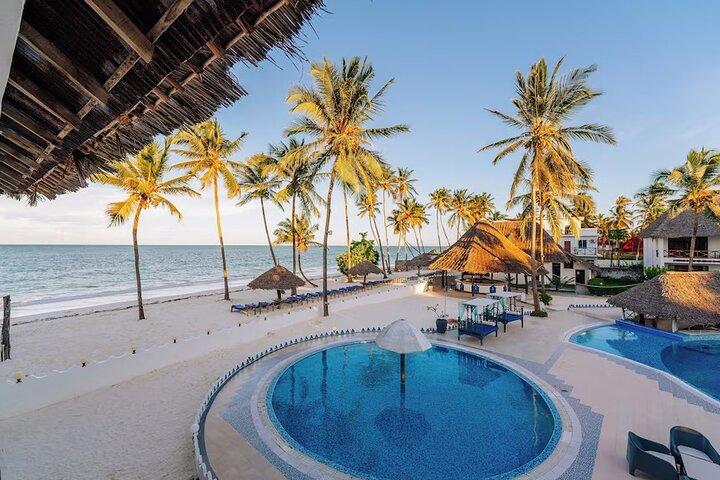 13-Day Best of Kenya Wildlife Safari and Zanzibar Beach Holiday
