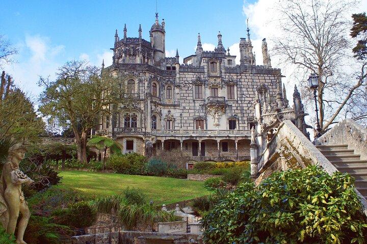 Lisbon: Sintra, Pena Palace, Moorish Castle & Regaleira Tour