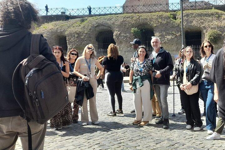 Rome: Private Colosseum, Roman Forum & Palatine Hill Tour