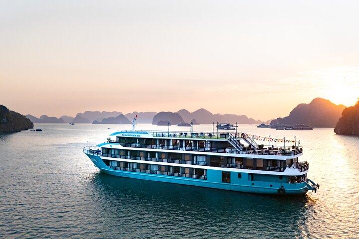 2 Day 1 Night Luxury Cruise in Halong and Lan Ha Bay