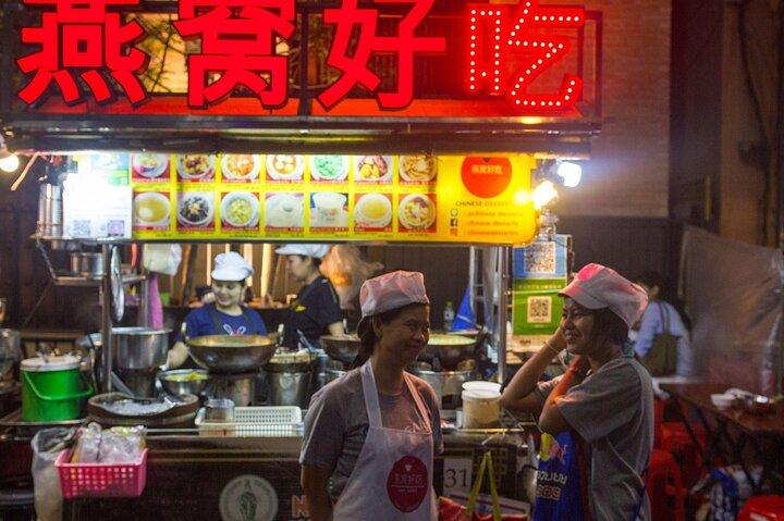 Bangkok Food Tour with a Local: China Town Feast for Foodies 100% Personalized