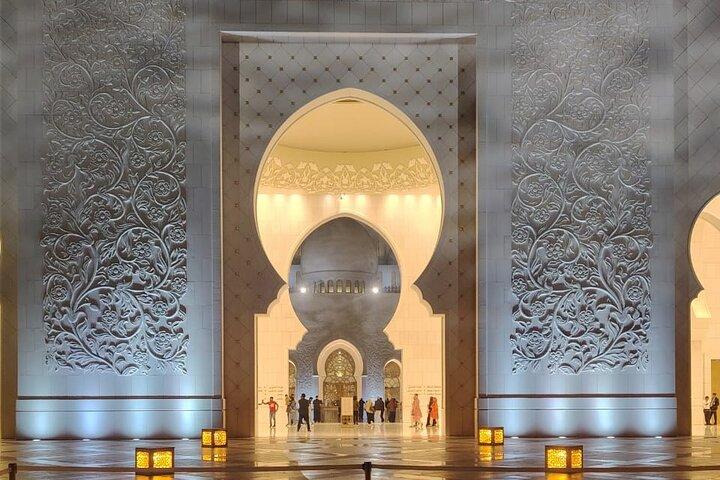 Abu Dhabi Tour with Private Transportation