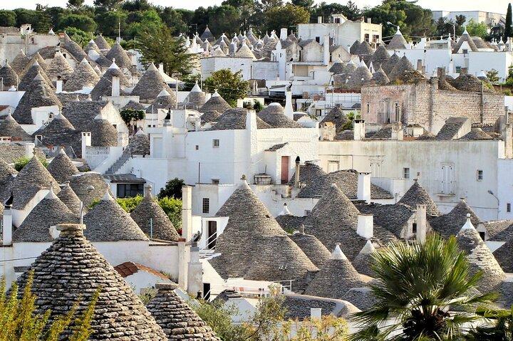 Alberobello Self-Guided Tour Departing from Bari by GT Bus