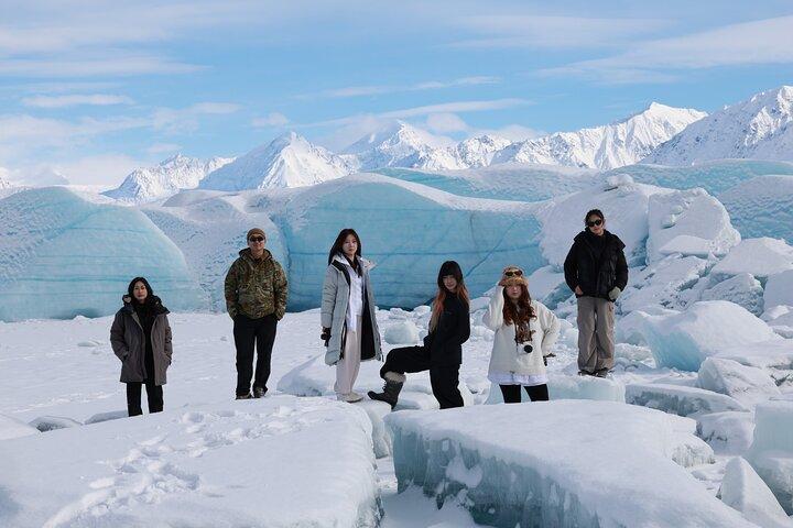 Matanuska Glacier Guided Hike from Anchorage with Gear Included