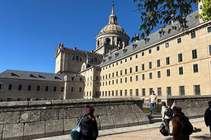 Escorial and Valley of the Fallen Private Tour by Minivan
