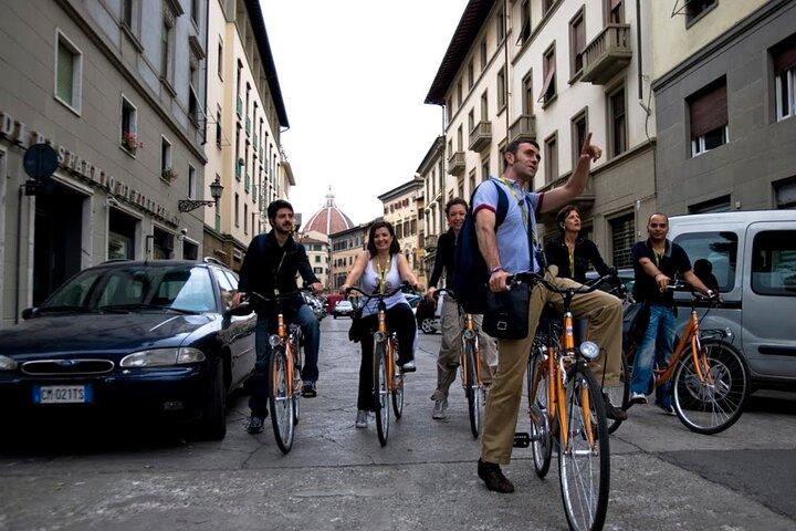 Florence Audio Guided Bike Tour with Live Guide