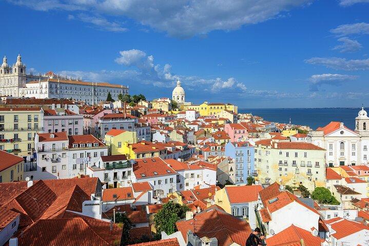 Private Eco Tuk-Tuk Tour: Lisbon Highlights & Viewpoints