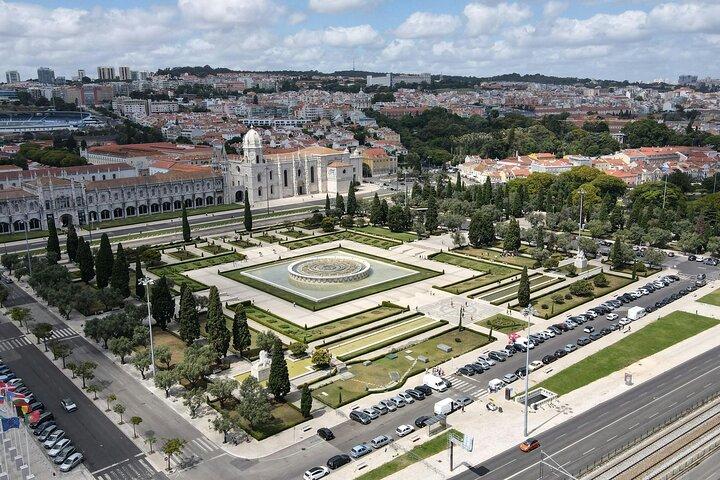 Private Eco Tuk-Tuk Tour: Lisbon Highlights & Viewpoints