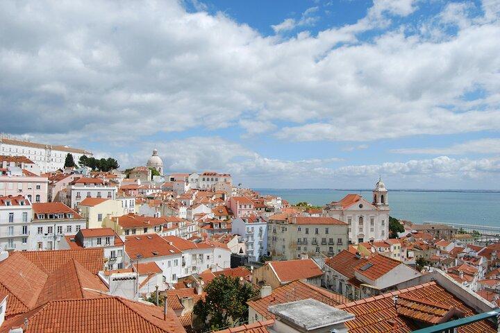 Private Eco Tuk-Tuk Tour: Lisbon Highlights & Viewpoints