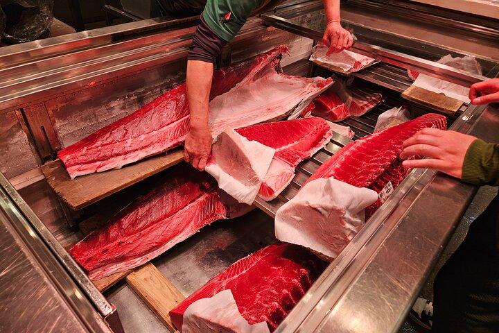 Behind the Scenes Toyosu Fish Market Tour & Luxury Sushi Lunch