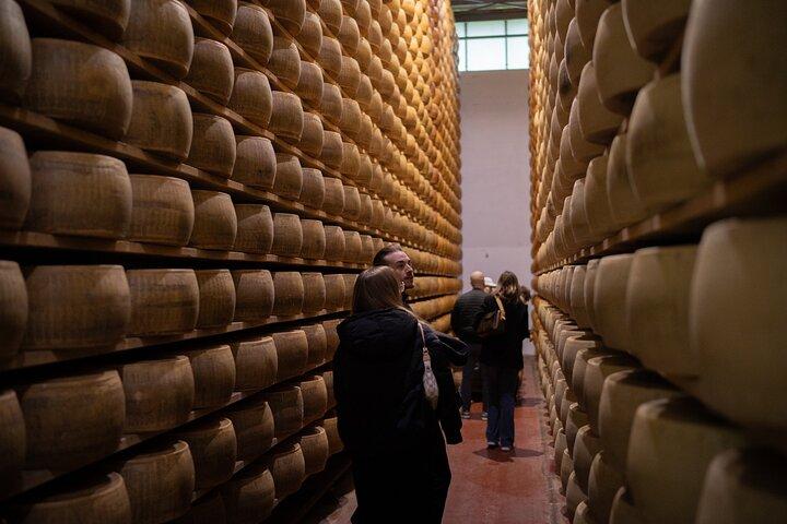 Bologna Food Valley Small-Group: Factory Tasting, Winery & Lunch