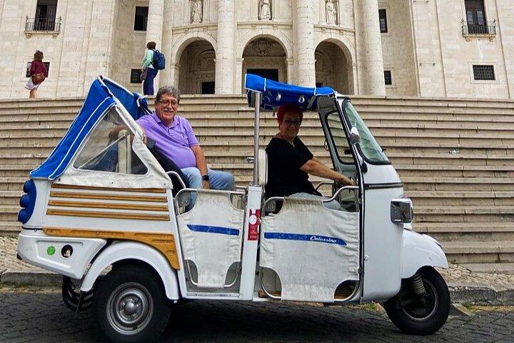 4 Hours Private Tuk Tuk Tour in Lisbon