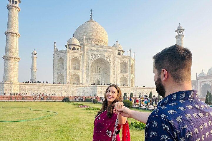 All Inclusive Taj Mahal, Fort & Baby Taj Tour from Delhi by Car