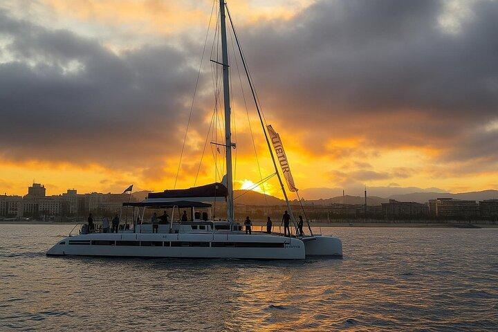 Barcelona: Sunset from the Sea with Music and Drinks