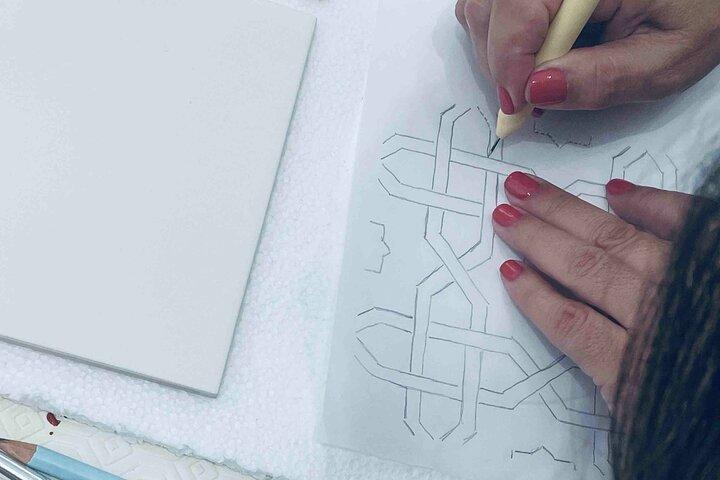 Paint tiles and create unique pieces in an art gallery in Lisbon