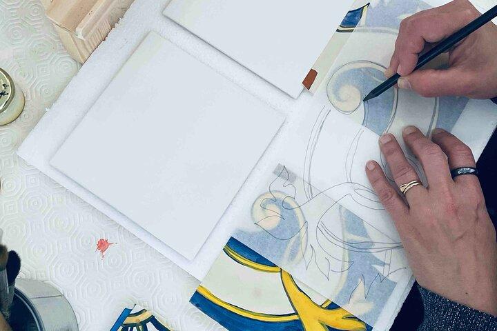 Paint tiles and create unique pieces in an art gallery in Lisbon