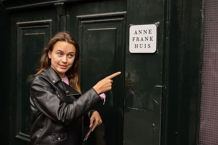 Private Anne Frank and WWII Tour of Amsterdam Jewish Area