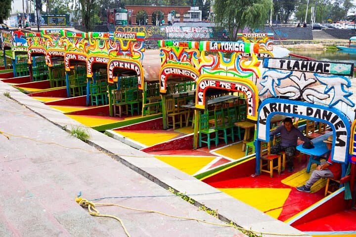 Hidden Canals of Tláhuac: A Peaceful Alternative to Xochimilco