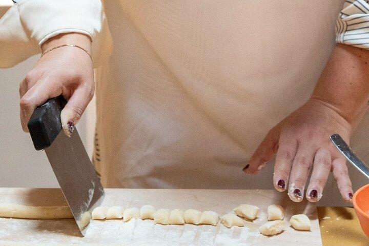 Come Na Vorta Pasta Tiramisu Cooking Class with Wine from Rome