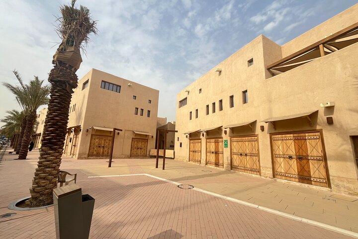 Walking Tour: Al Masmak Fortress, Souq Al Zal, and Saudi coffee