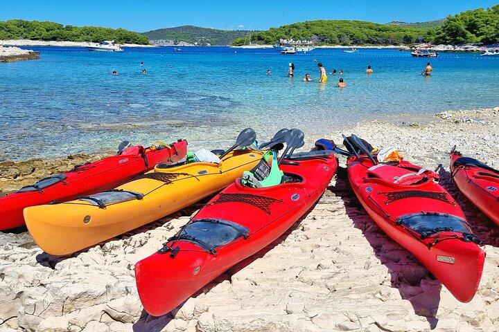 Hvar: Small-Group Sea Kayak Tour to Pakleni Islands