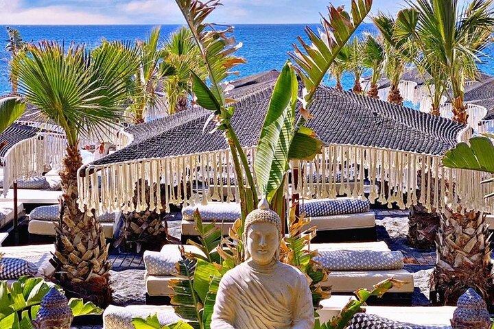 Roundtrip Transfers to Black Sand Beach from Your Santorini Hotel
