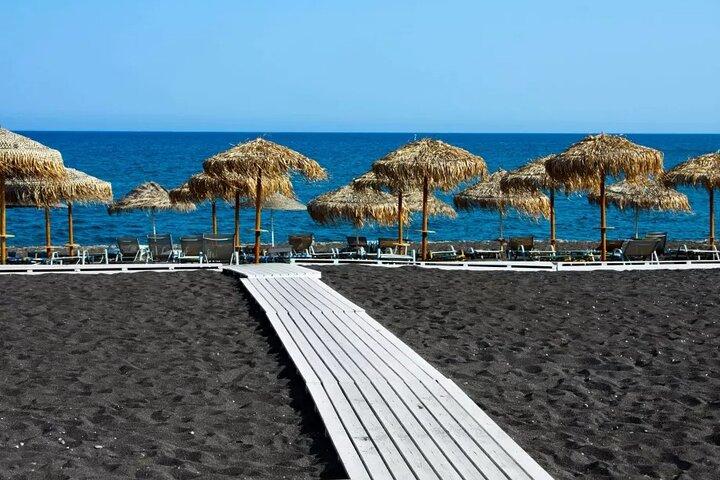 Roundtrip Transfers to Black Sand Beach from Your Santorini Hotel
