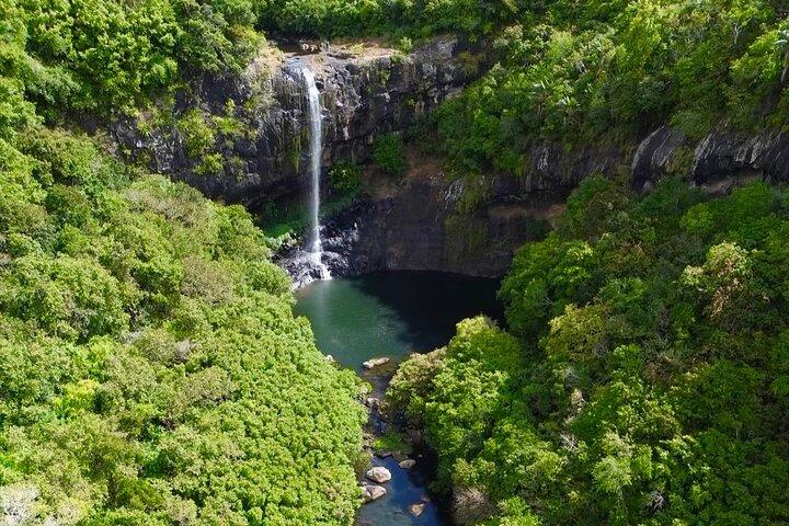 Hiking 7 Waterfalls Experience in Mauritius with Lunch