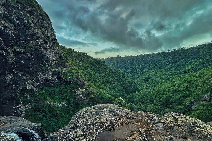 Hiking 7 Waterfalls Experience in Mauritius with Lunch