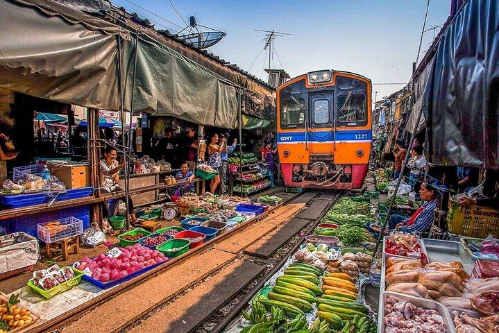 Damnoen Saduak Floating Market & Maeklong Market Tour frm Bangkok