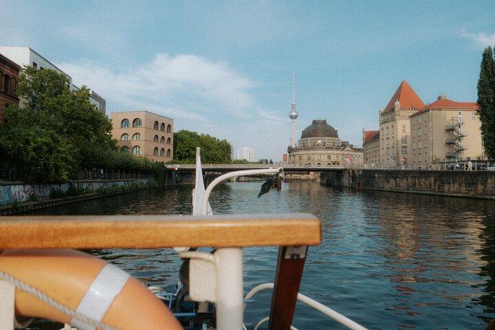 1h Sightseeing Cruise on Historic Steamship Kaiser Friedrich