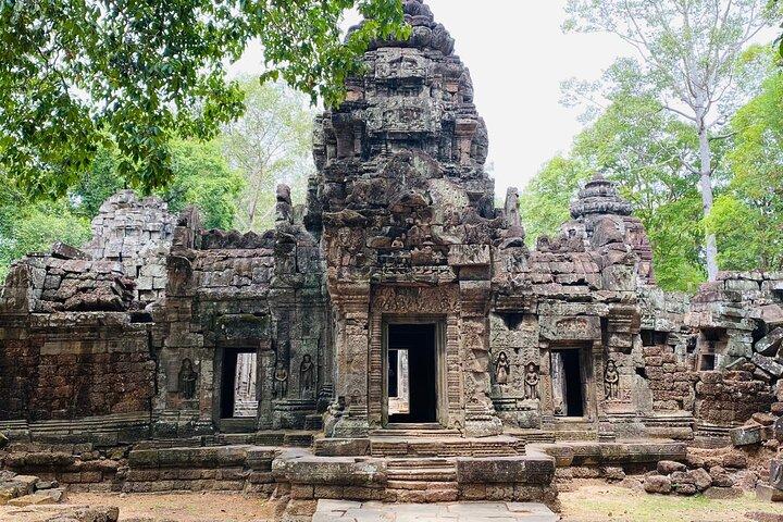 Siem Reap: Banteay Srei & Grand Tour Temples Highlights