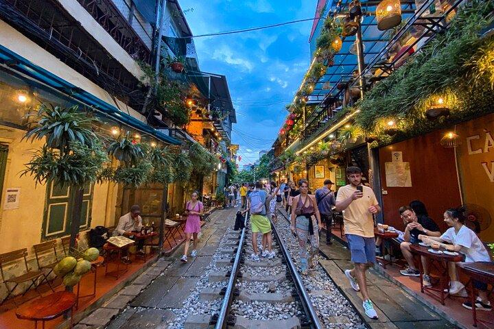 Hanoi Vespa Sunset Tour with Local Food and Train Street