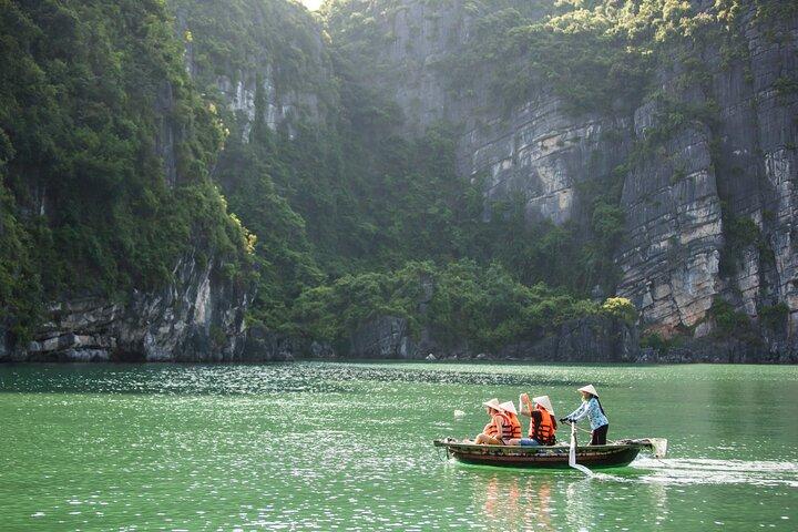 2 Days 1 Night Halong Bay Overnight Cruise from Hanoi