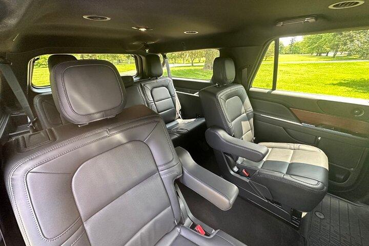 EWR, LGA, JFK Private Airport Transfer in NYC with SUV or Sedan