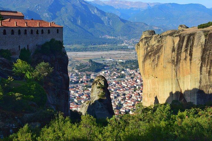 Meteora Monasteries and Thermopylae Private Day Tour