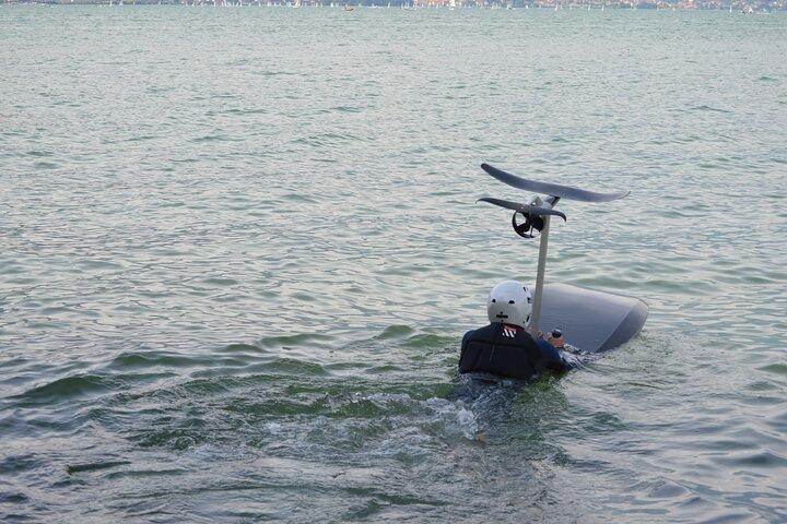 E-foil surf lesson on Lake Como with Aperitivo