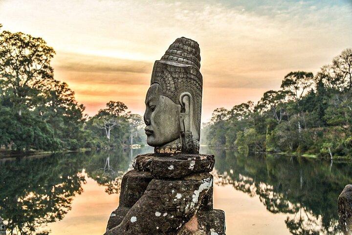 Private Tour for All Highlight Angkor Temples and Banteay Srei