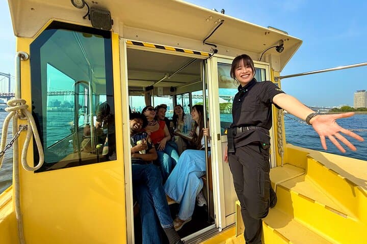 Tokyo: Scenic Bay Cruise with Local Guide on Private Boat