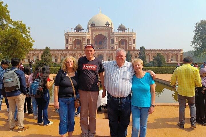 Delhi: Old & New Delhi Private Guided City Tour
